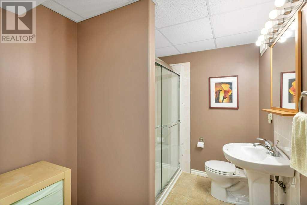 15 Lakes Close, Lacombe
