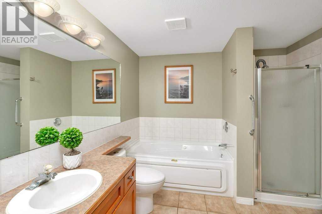 15 Lakes Close, Lacombe