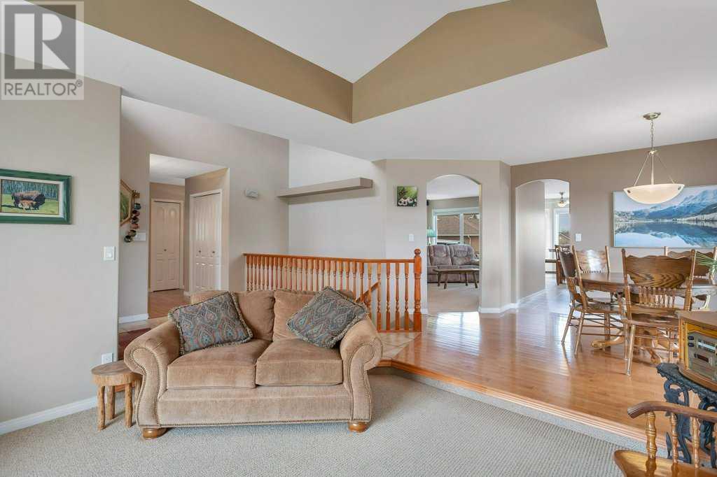 15 Lakes Close, Lacombe