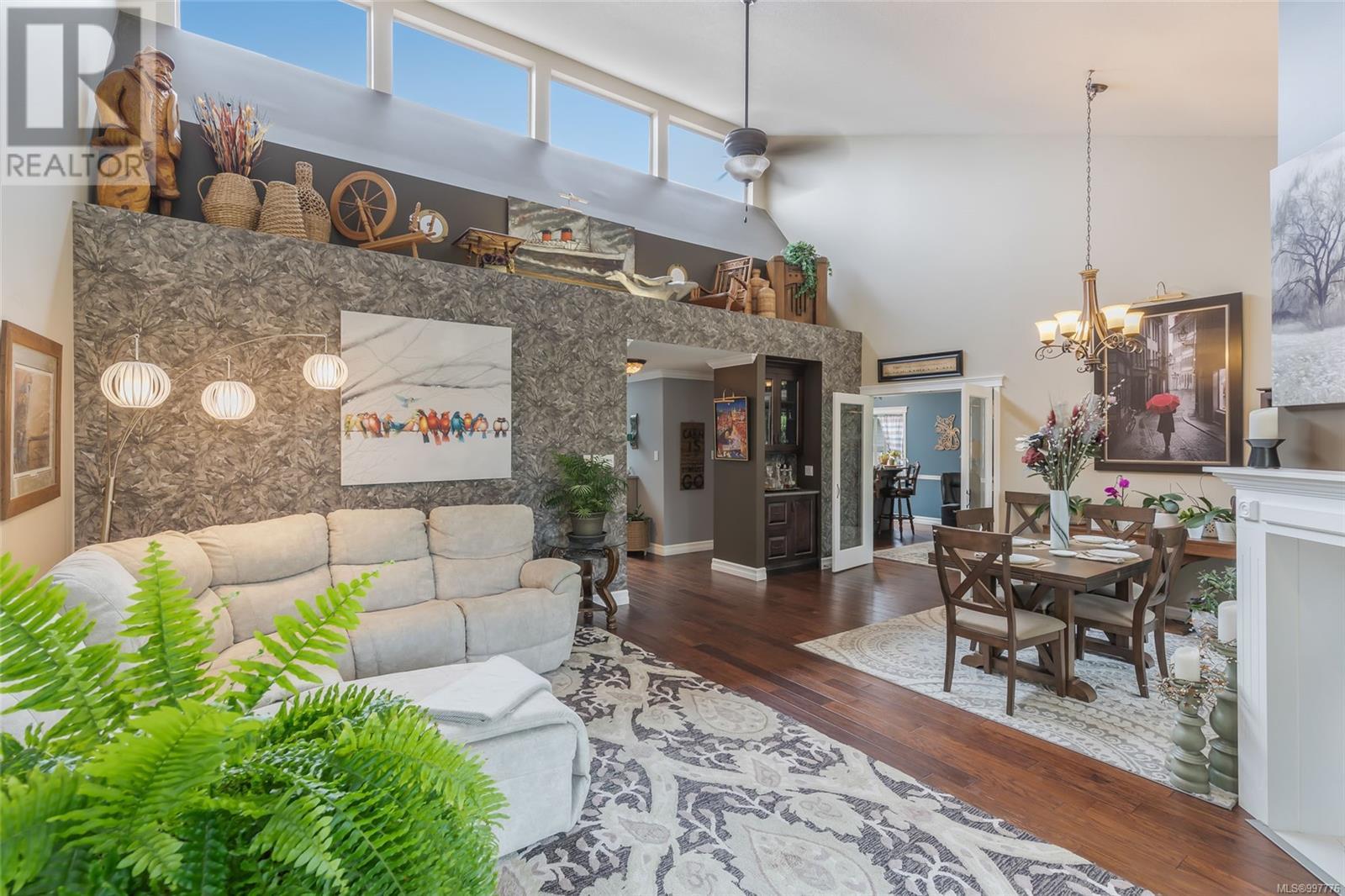 1227 Pond Pl, Parksville