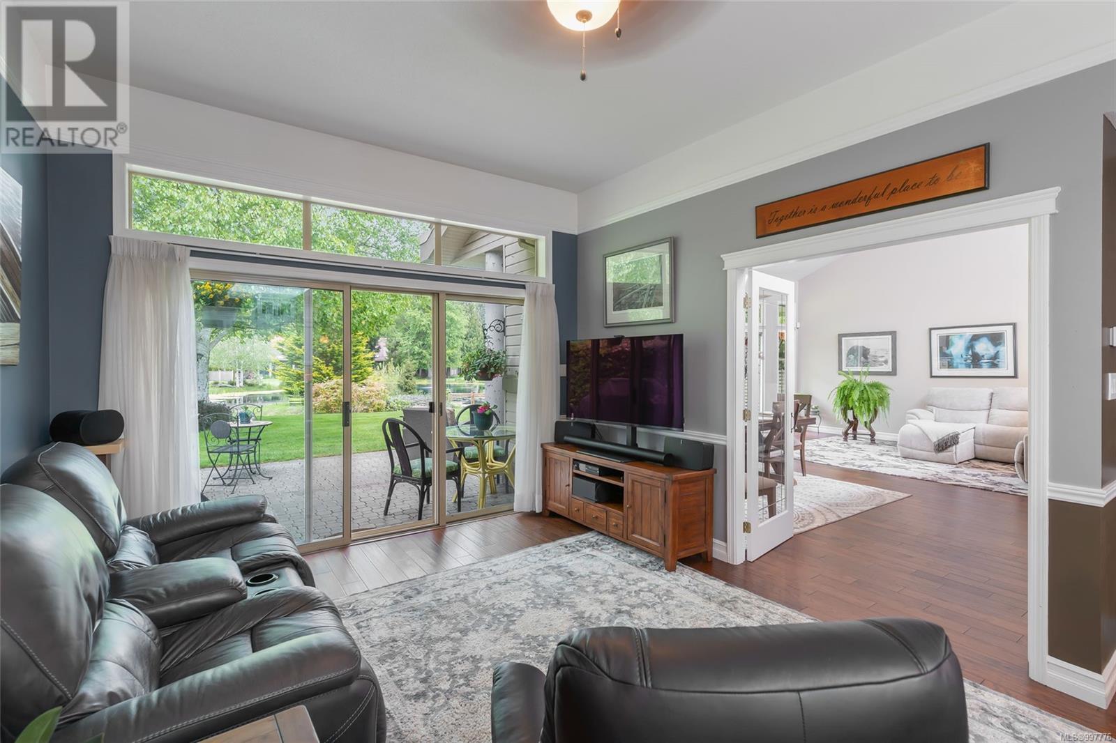 1227 Pond Pl, Parksville