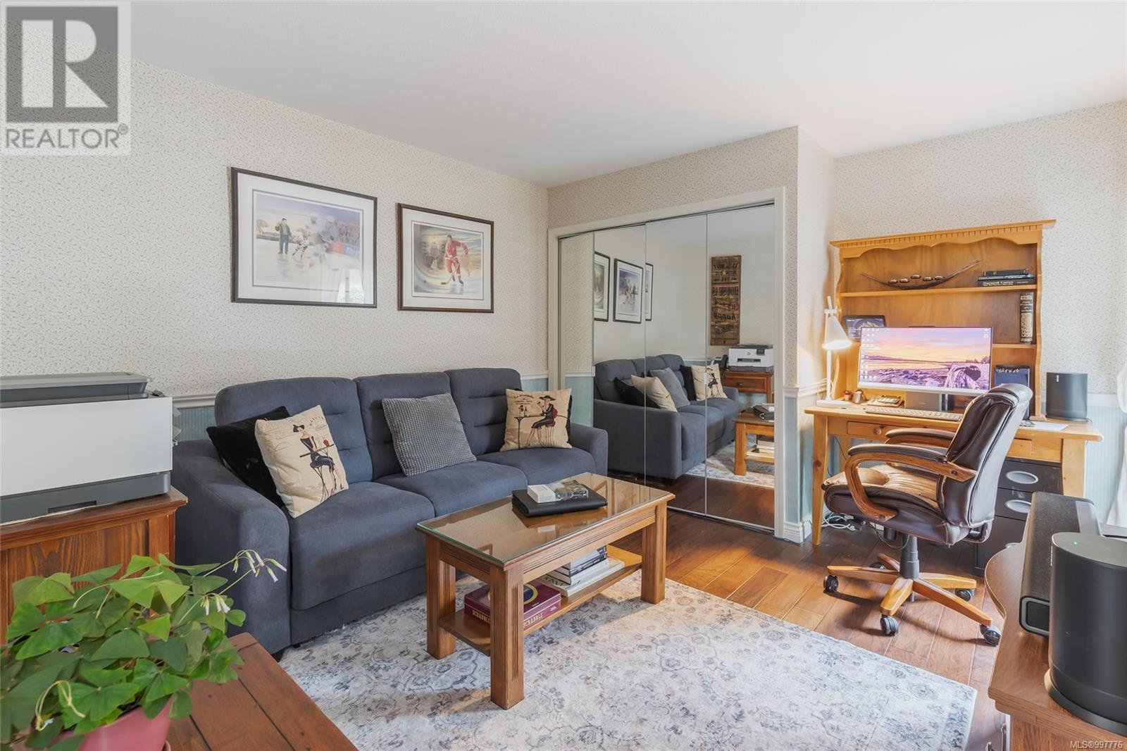 1227 Pond Pl, Parksville