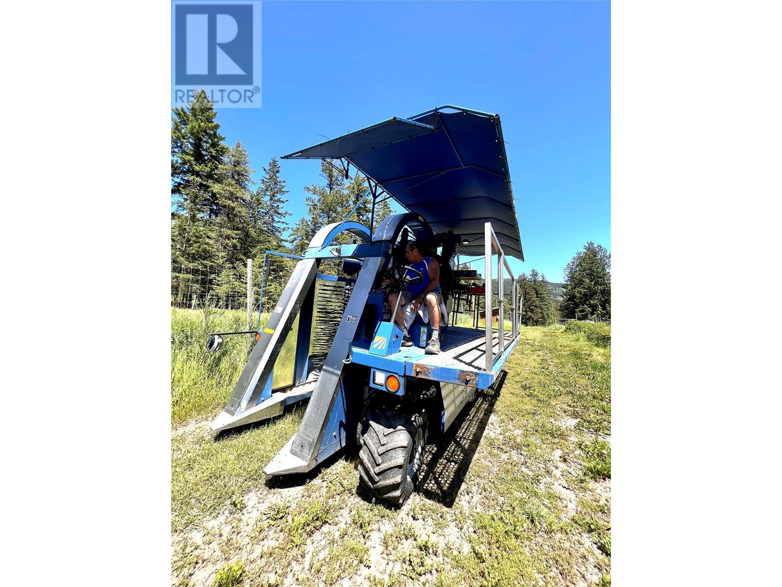  1238 Creighton Valley Road, Lumby