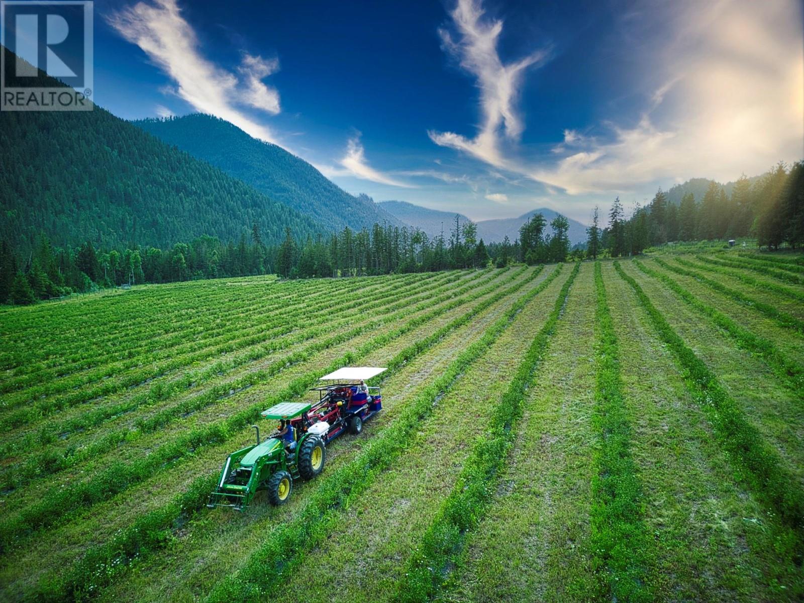  1238 Creighton Valley Road, Lumby