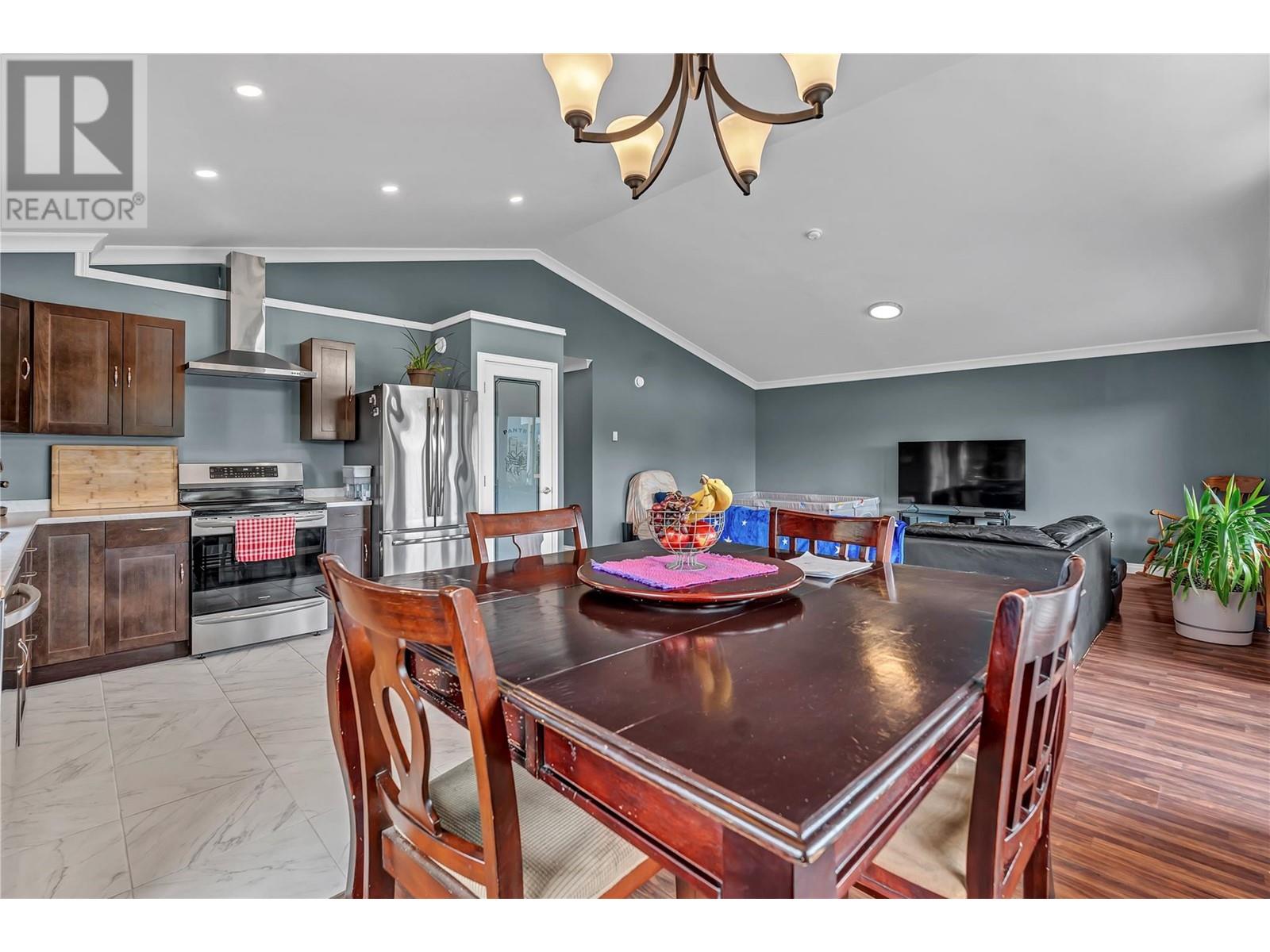 302 Laurie Currie Way, Princeton