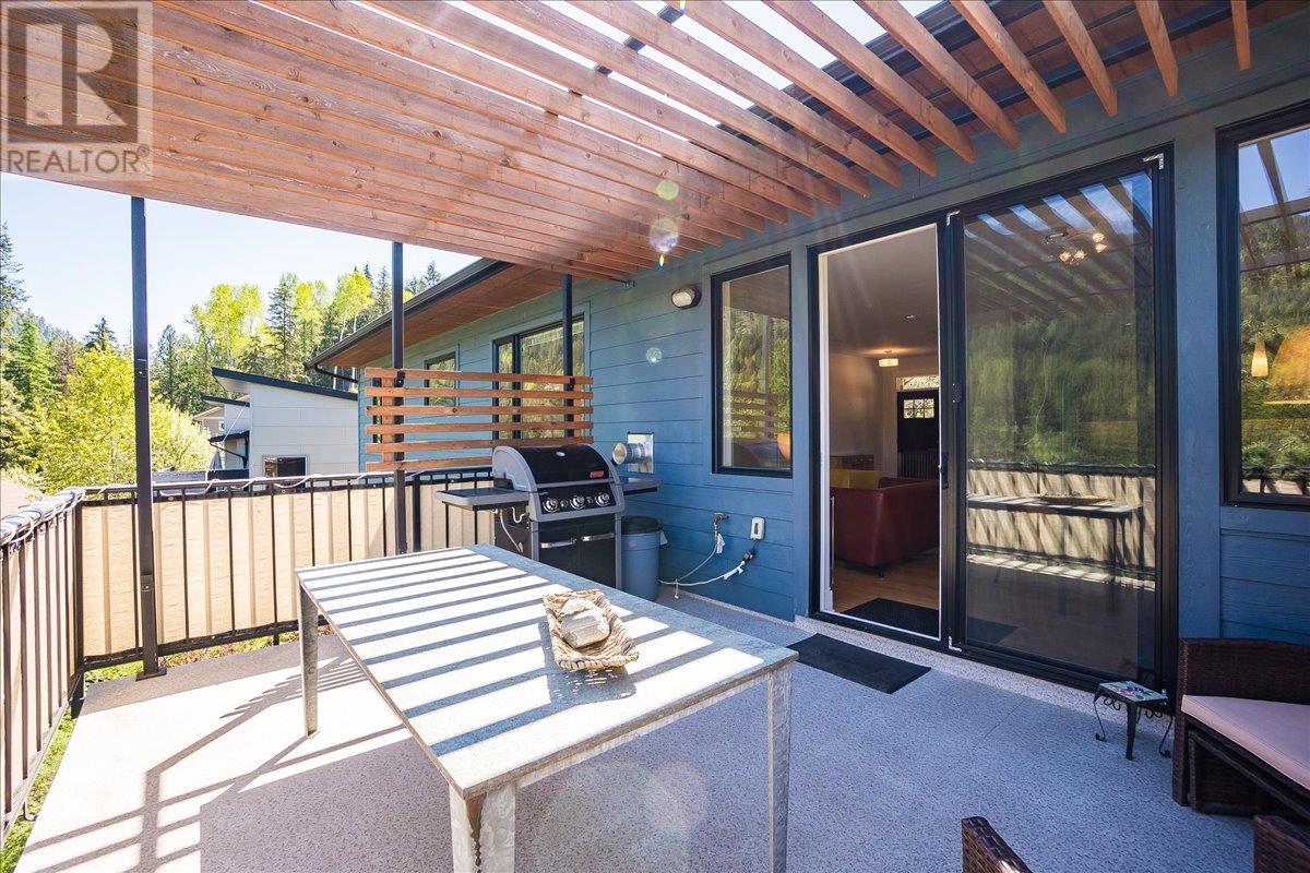 Photo 8 of 2430 Perrier Lane, Nelson BC