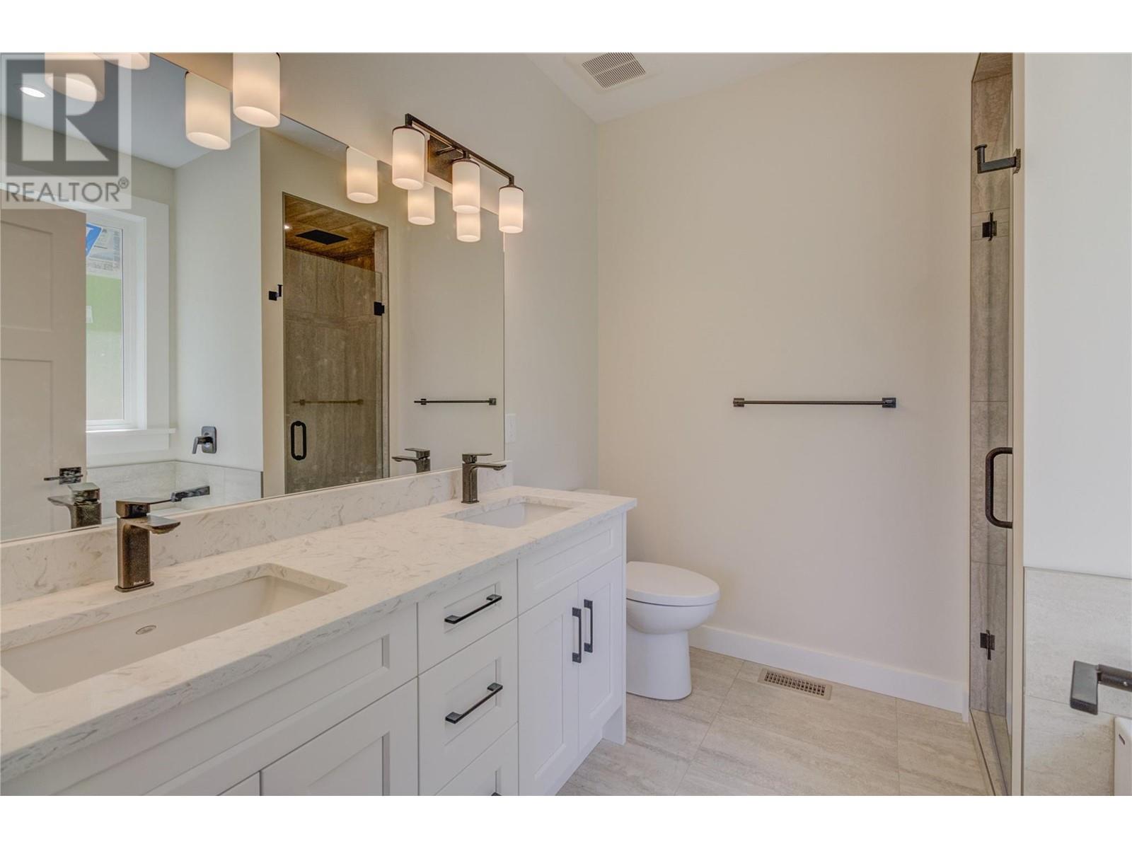  1740 9 Street Southeast, Salmon Arm
