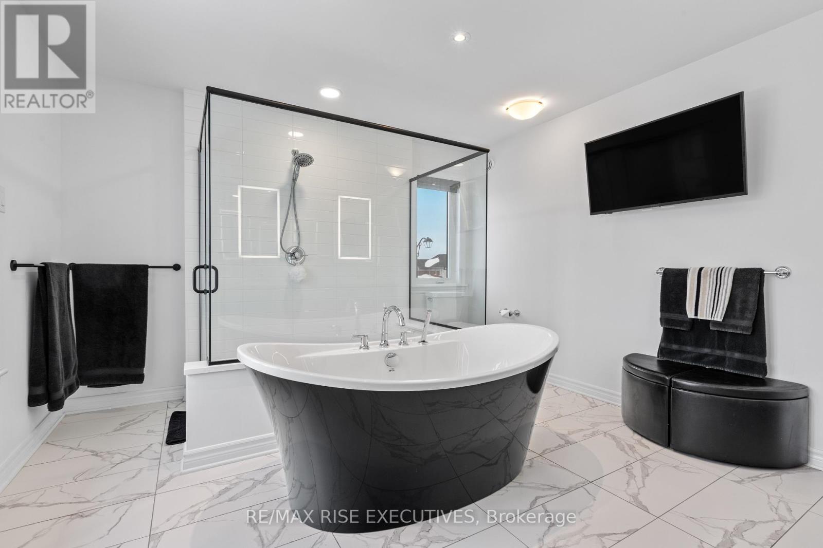 Photo 25 of 165 Finsbury Avenue, Ottawa ON