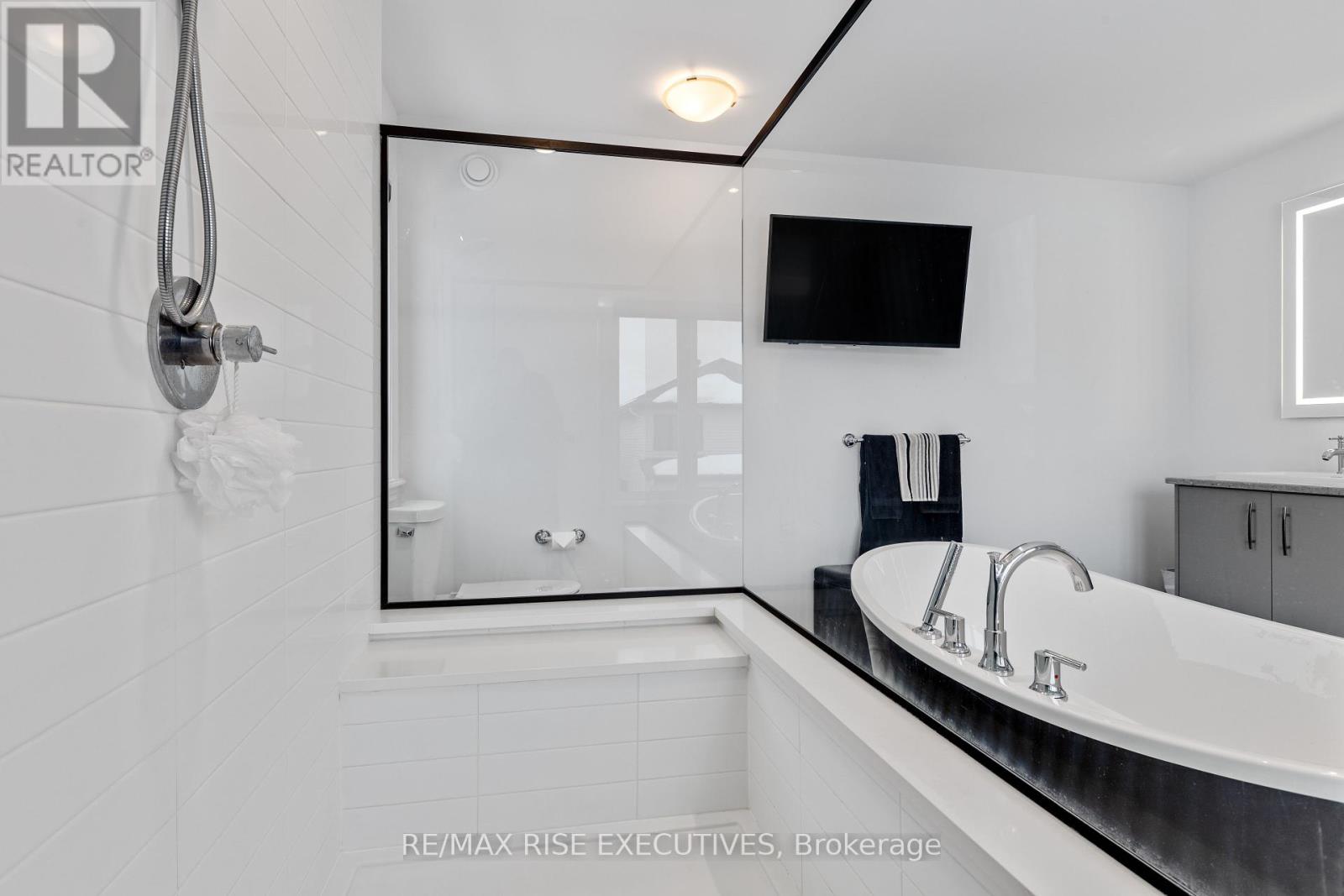 Photo 28 of 165 Finsbury Avenue, Ottawa ON