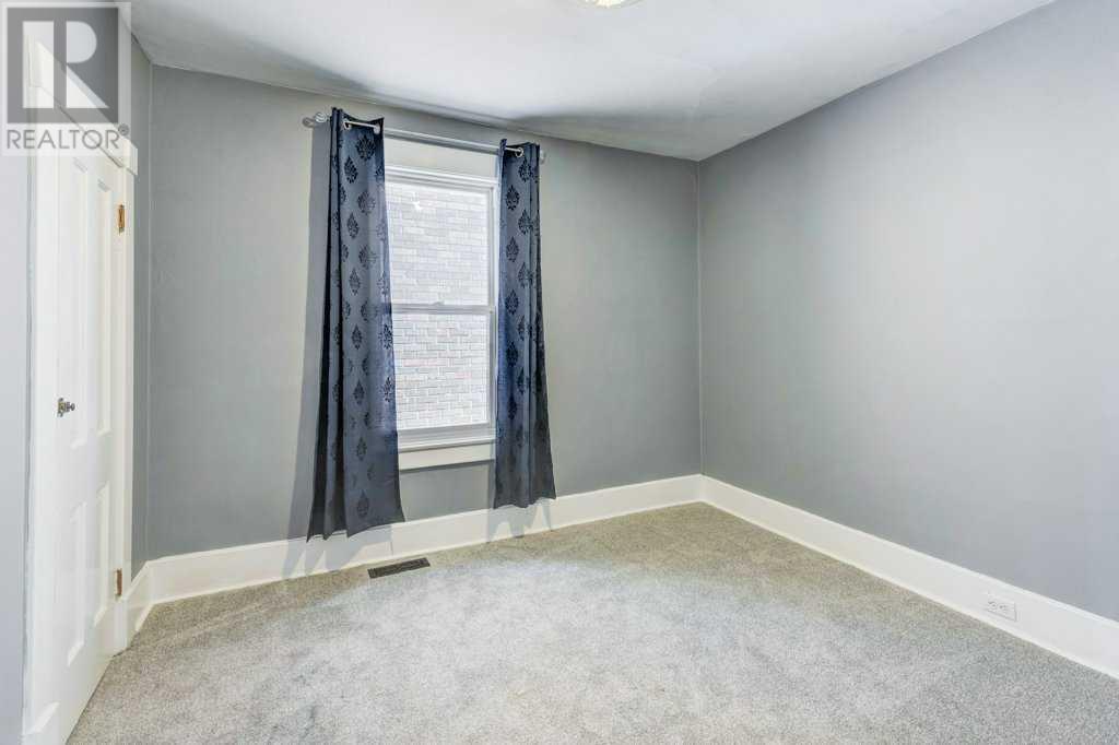 Single Family House for Sale in   Avenue SW Sunalta Calgary 