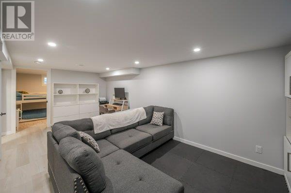  13807 Spencer Avenue, Summerland