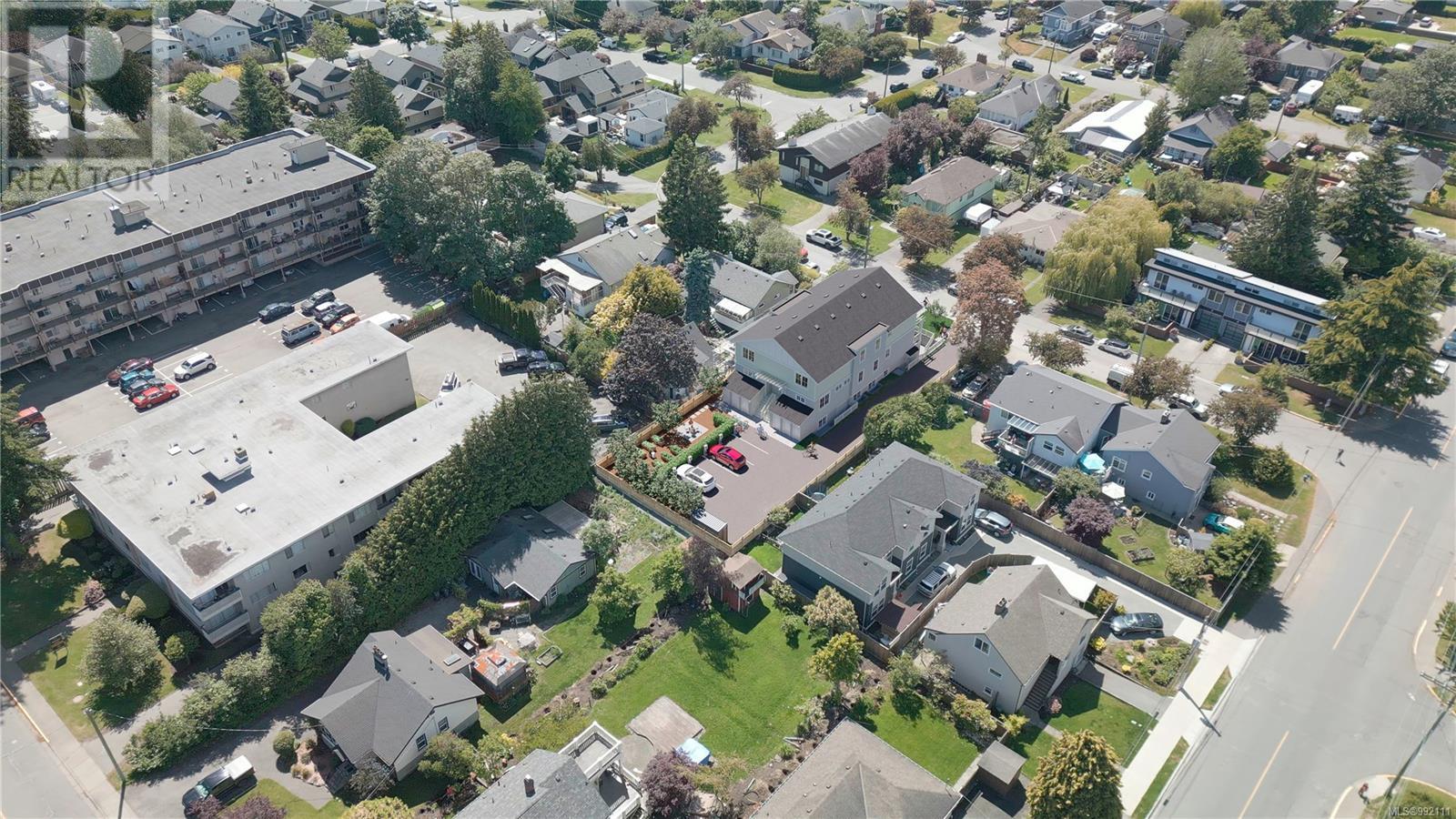 302 483 South Joffre St, Esquimalt