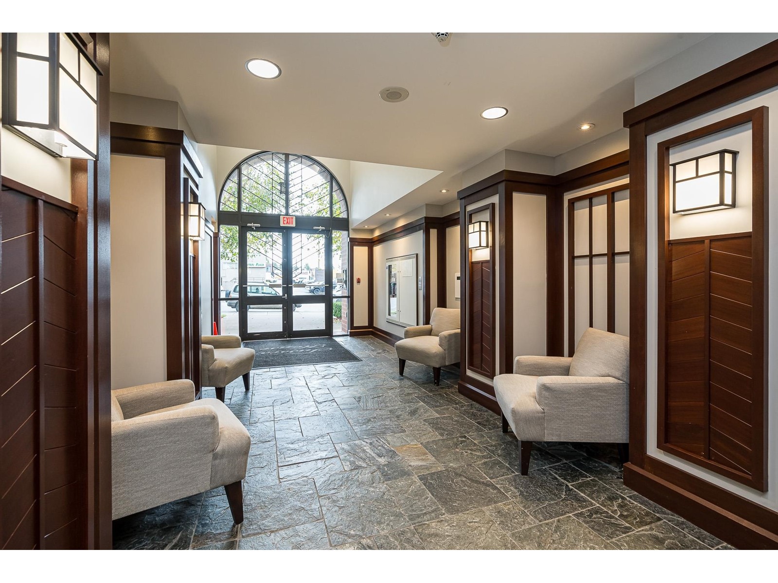 803 1551 FOSTER STREET, White Rock