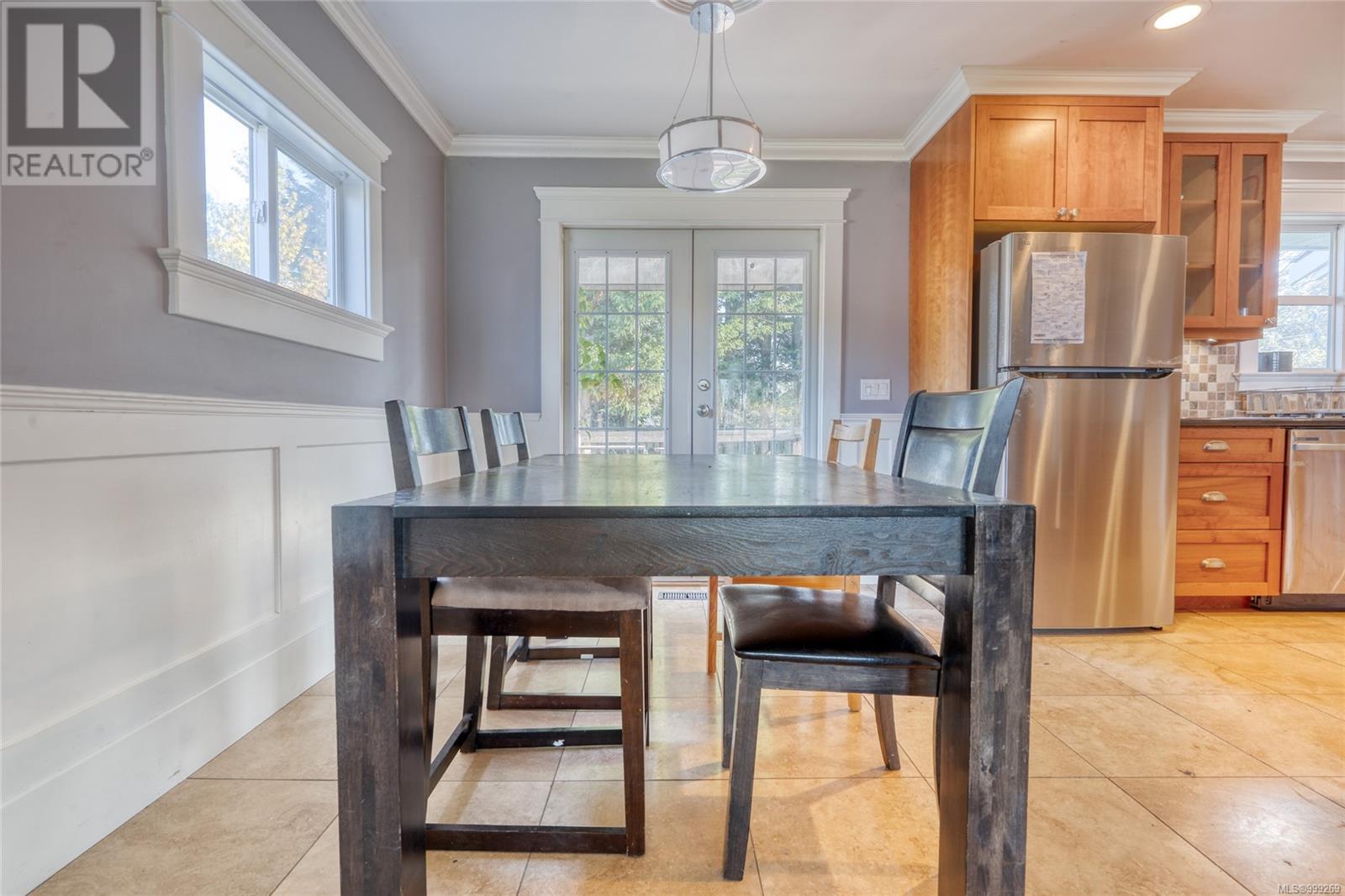 1679 Cedar Avenue, Saanich