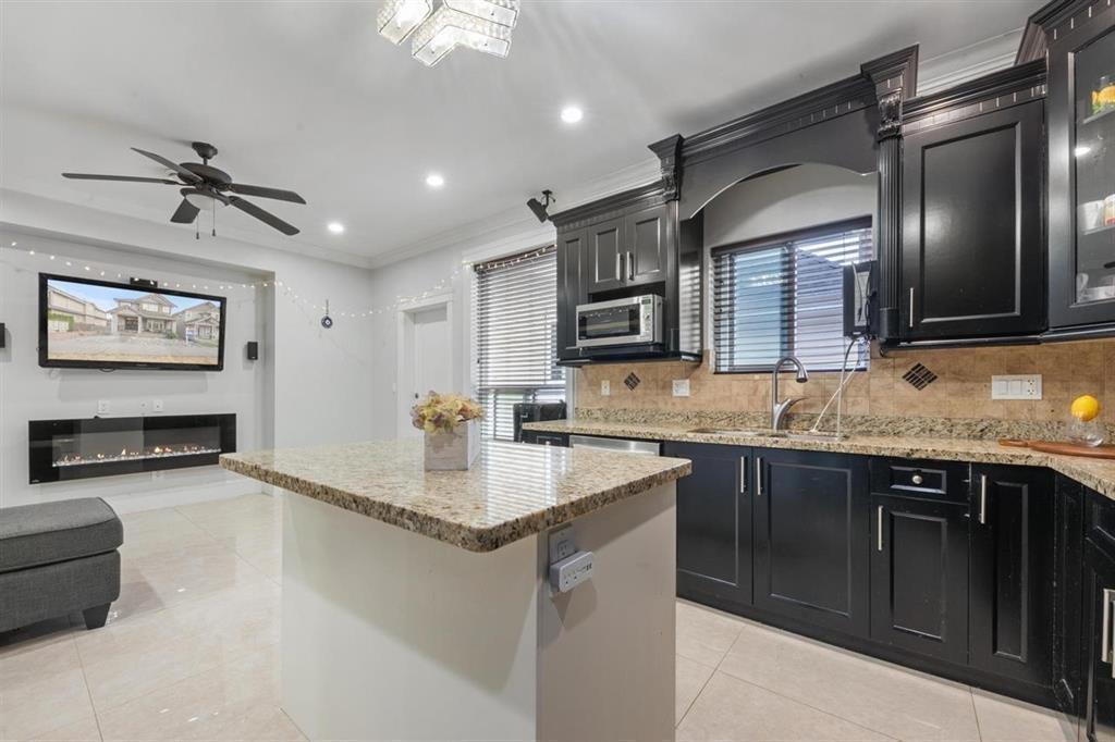 Photo 6 of 12852 60 Avenue, Surrey BC