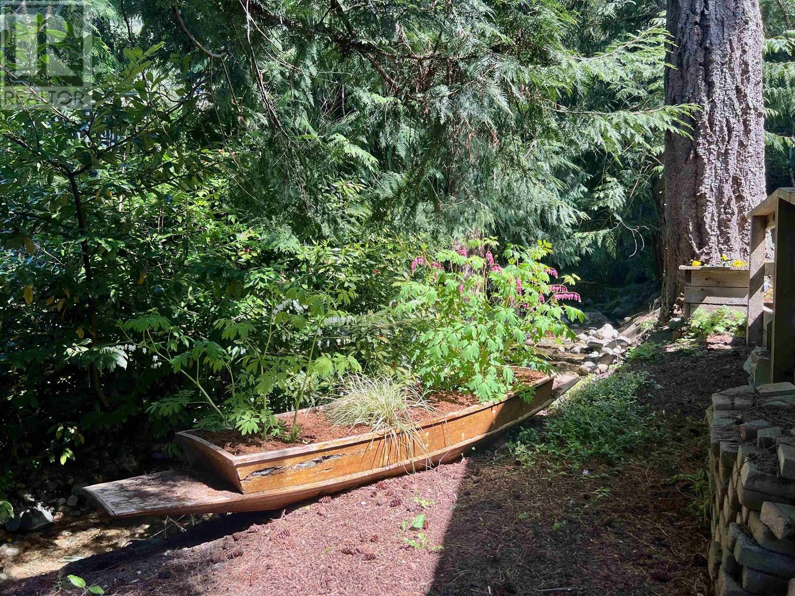7622 SECHELT INLET ROAD, Sechelt