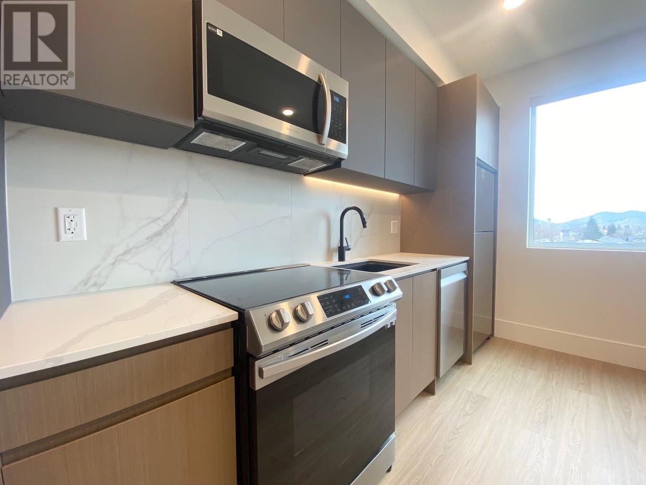 416 720 KLO Road, Kelowna