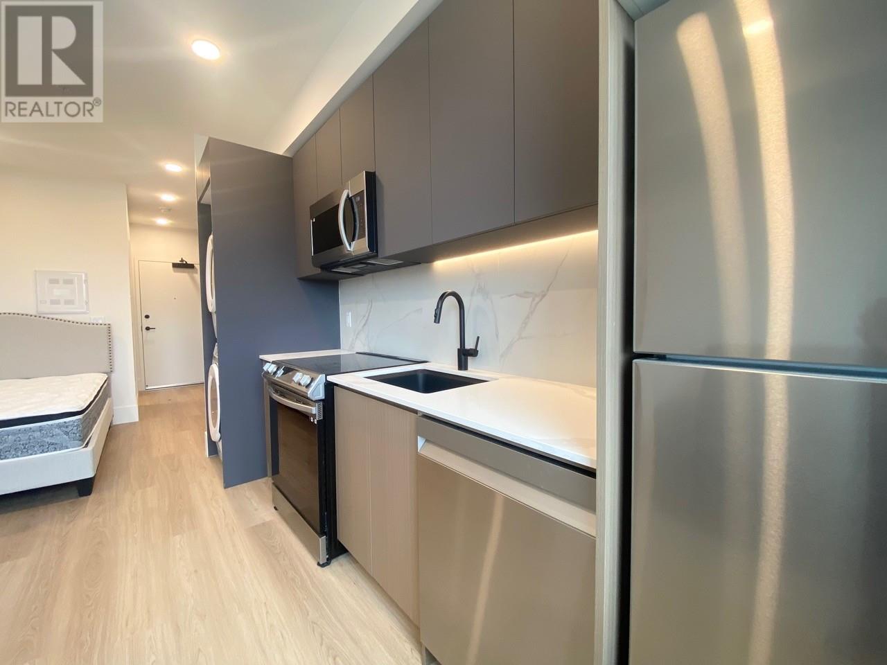416 720 KLO Road, Kelowna