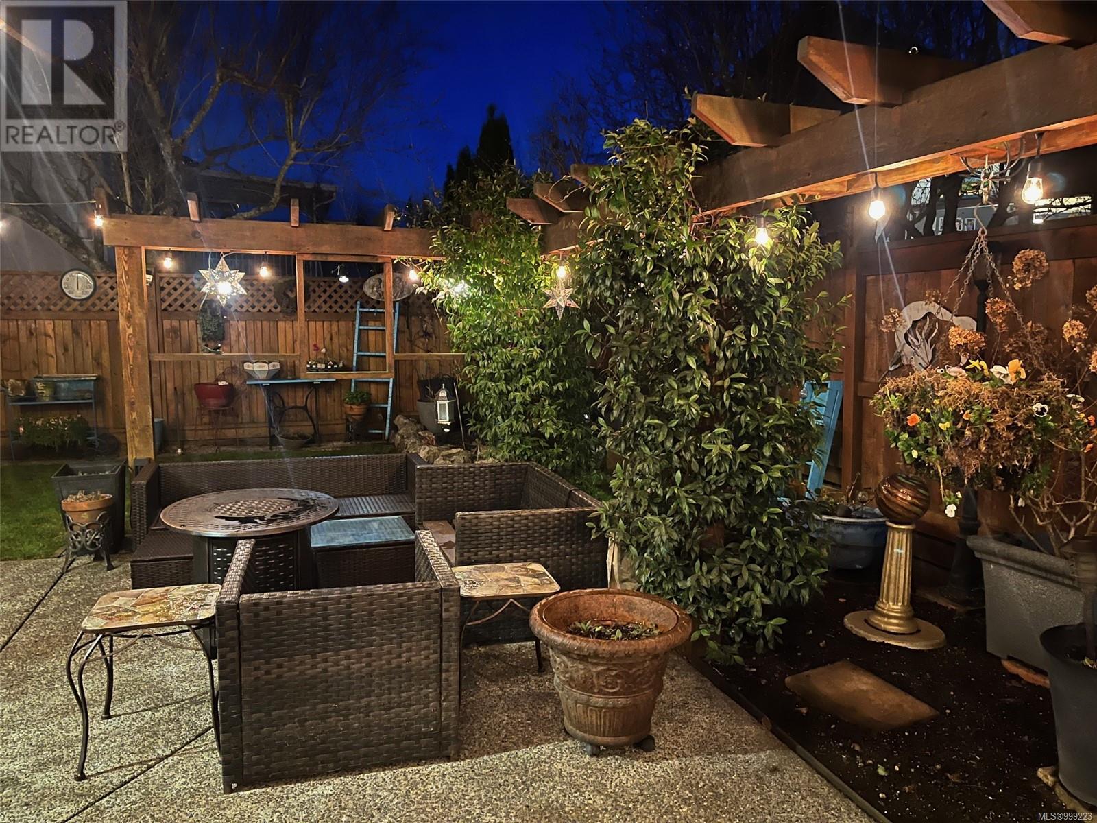 717 Arrowsmith Way, Parksville