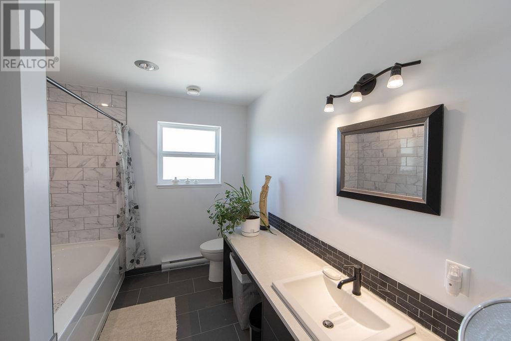 215 Cotswold Road - 14