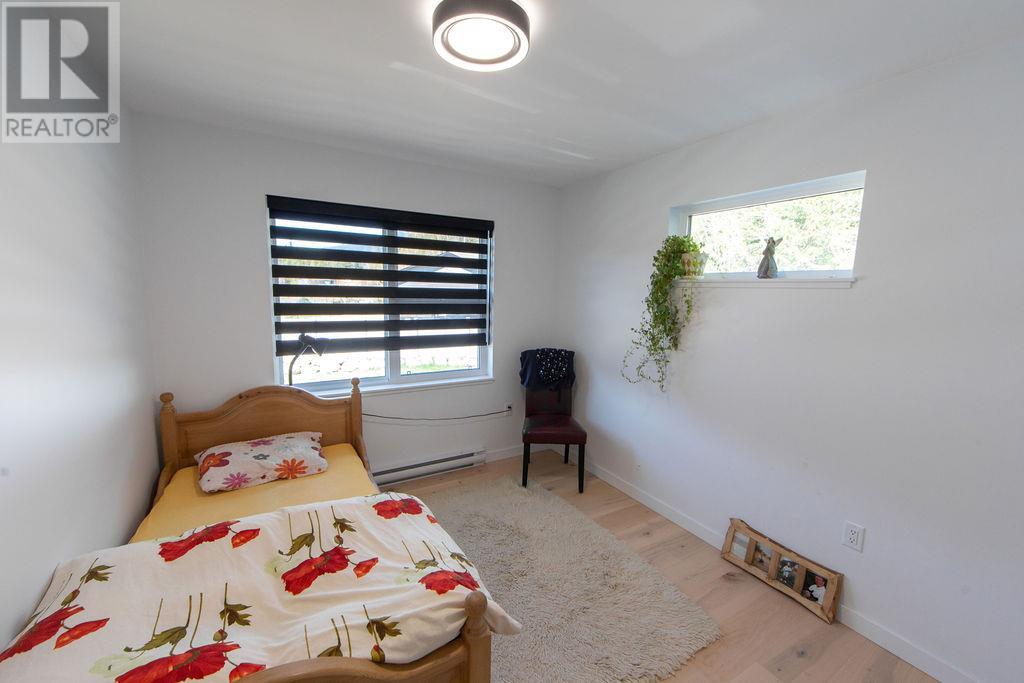215 Cotswold Road - 15