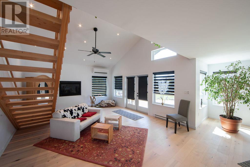 215 Cotswold Road - 7