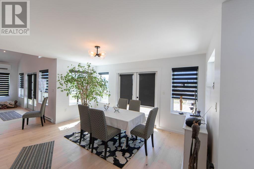 215 Cotswold Road - 8