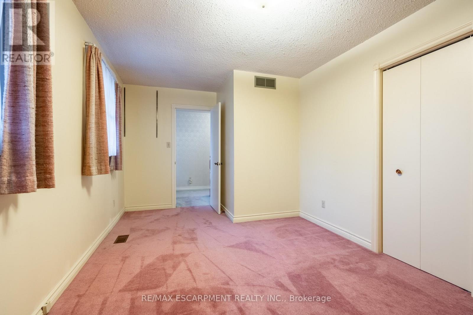 Single Family House for Sale in  SAN PAULO DRIVE Hamilton (Mountview) 