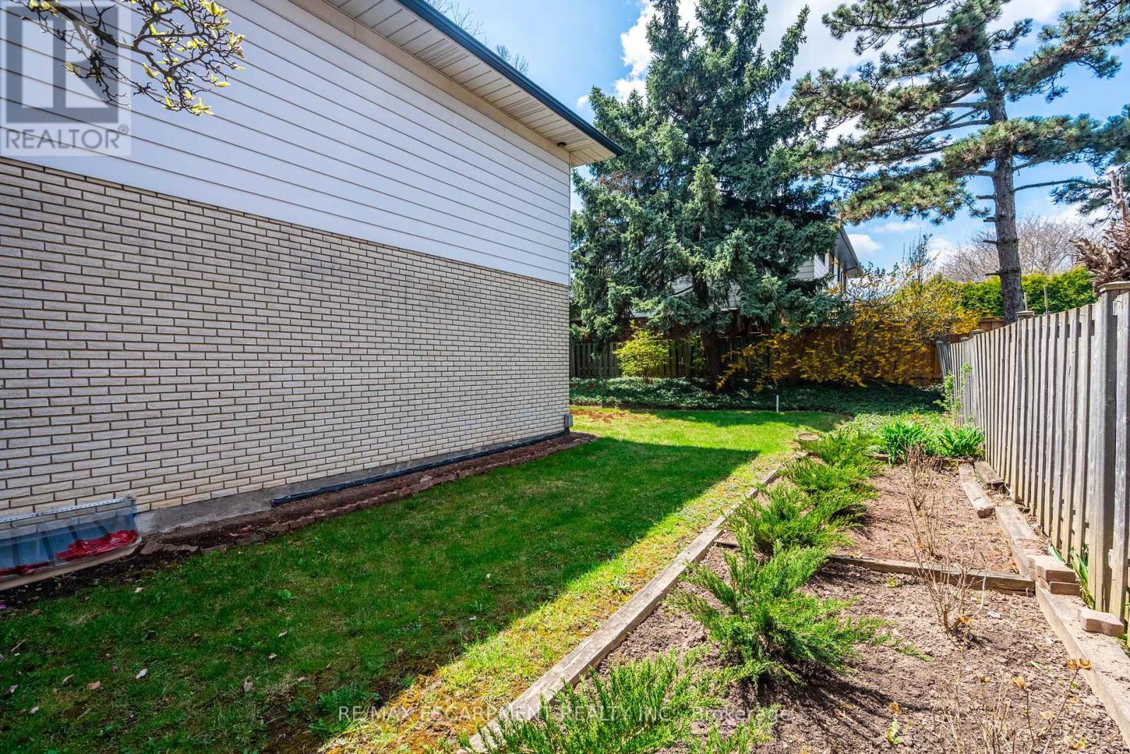 Single Family House for Sale in  SAN PAULO DRIVE Hamilton (Mountview) 
