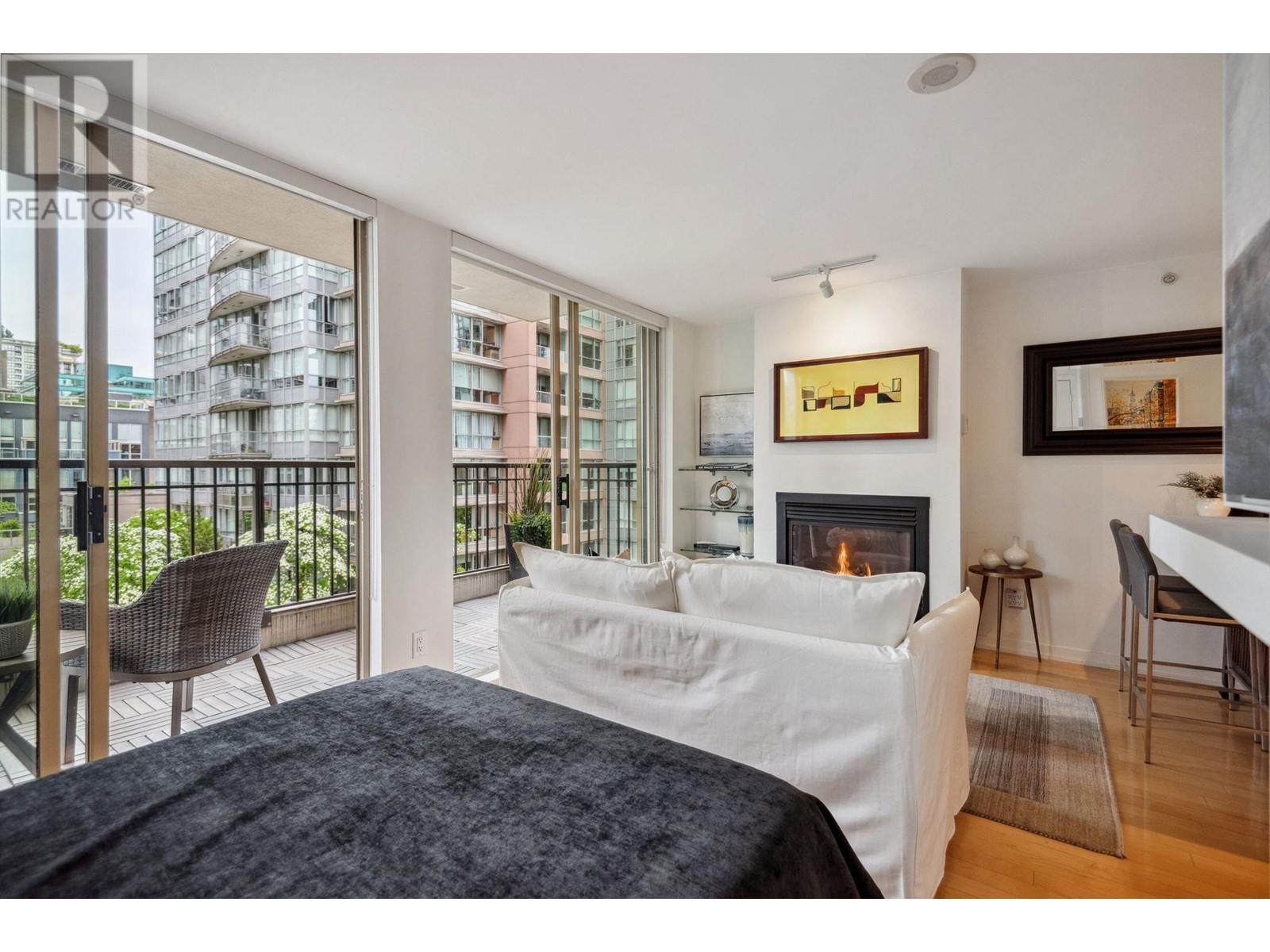 703 969 RICHARDS STREET, Vancouver