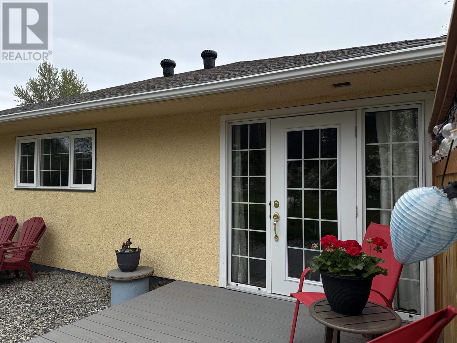 817 MOFFAT AVENUE, Quesnel