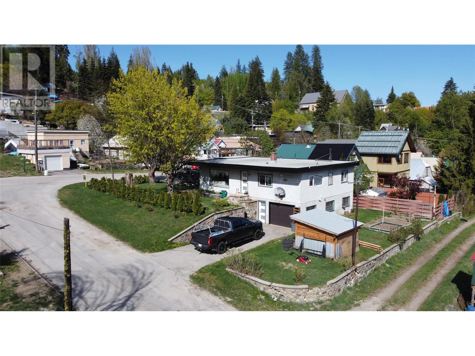 1613 LeRoi Avenue, Rossland