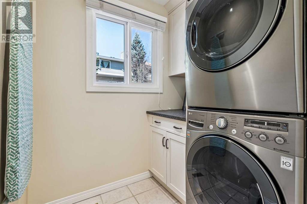 Single Family House for Sale in  EDGEMONT Place NW Edgemont Calgary 