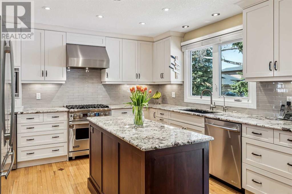 Single Family House for Sale in  EDGEMONT Place NW Edgemont Calgary 
