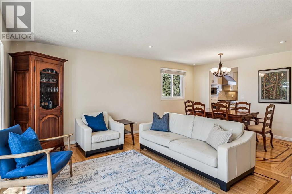 Single Family House for Sale in  EDGEMONT Place NW Edgemont Calgary 