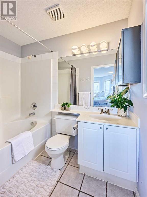 Single Family House for Sale in  Tuscarora Place NW Tuscany Calgary 