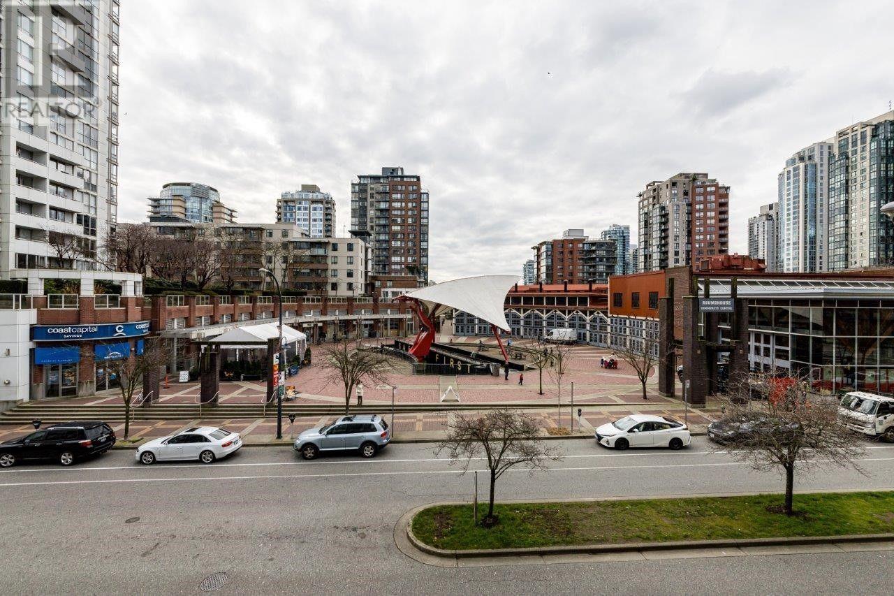 THA 1199 MARINASIDE. CRESCENT, Vancouver