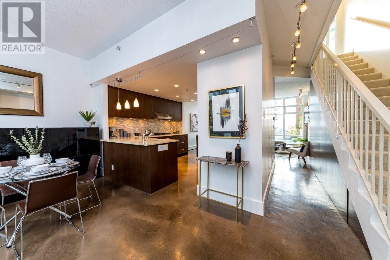 THA 1199 MARINASIDE. CRESCENT, Vancouver