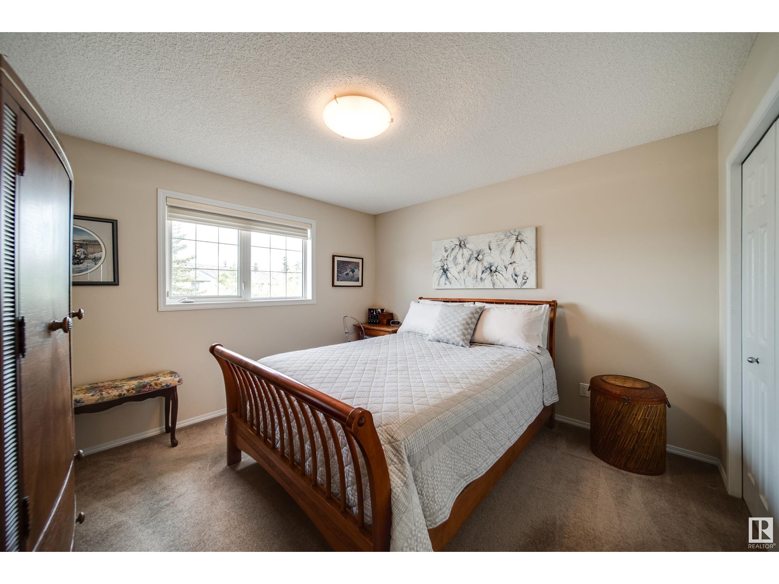 #18 211 BLACKBURN E SW, Edmonton