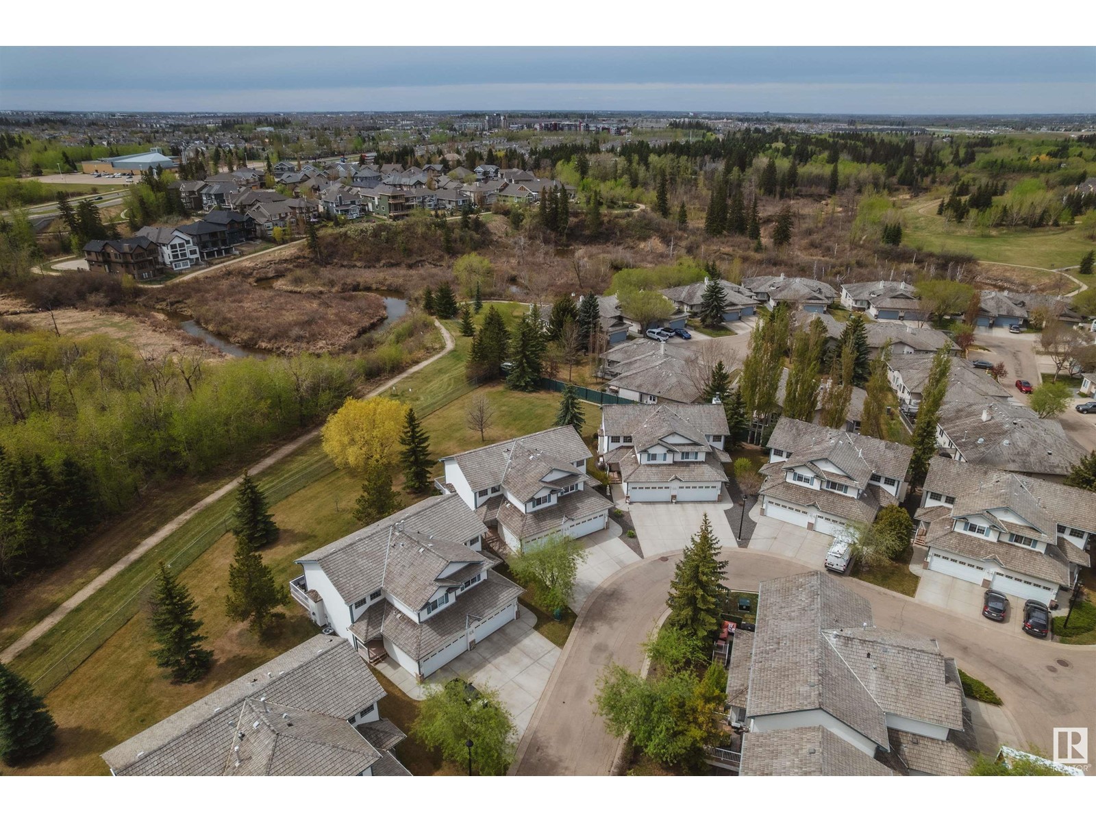 #18 211 BLACKBURN E SW, Edmonton