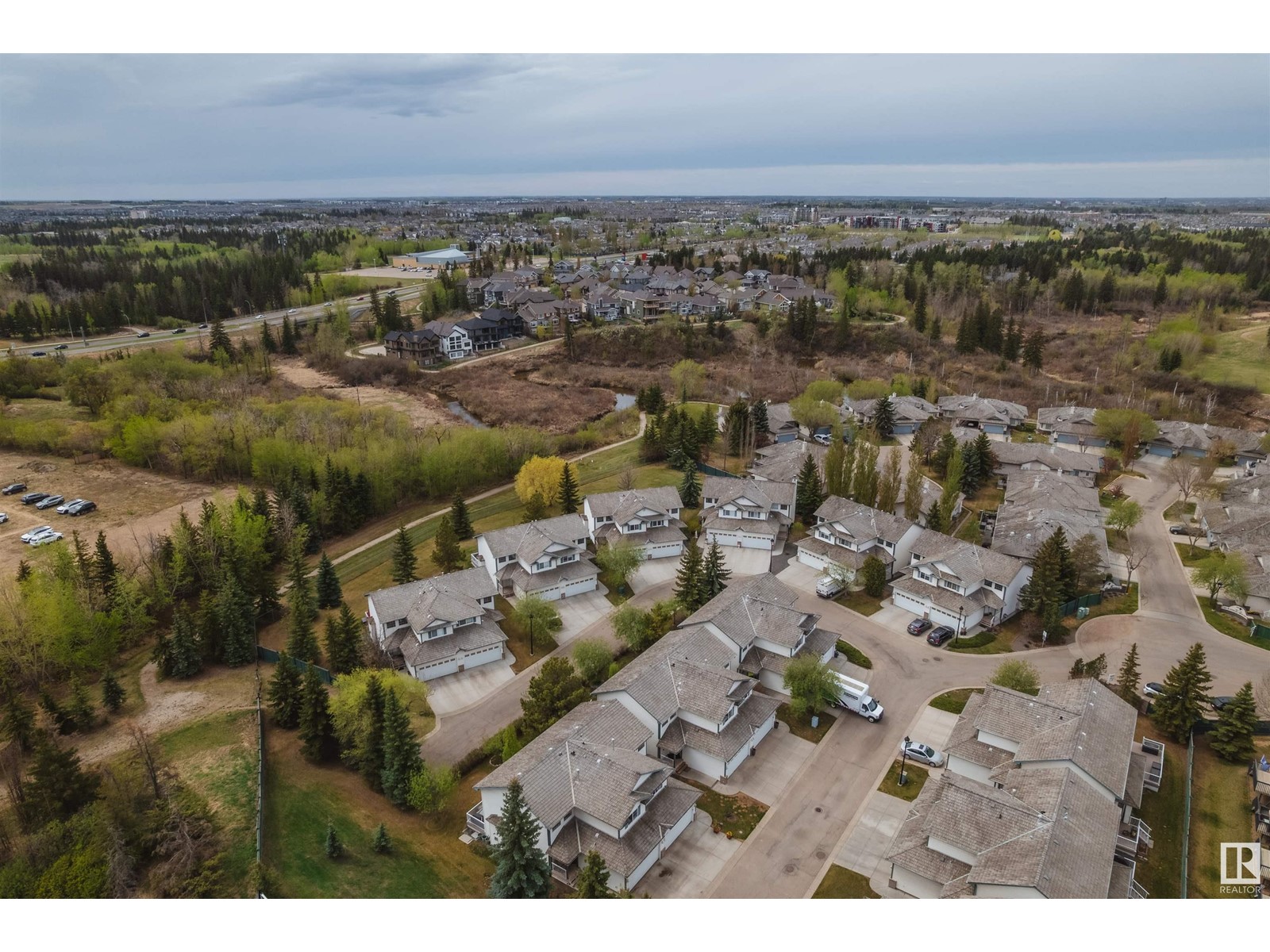 #18 211 BLACKBURN E SW, Edmonton
