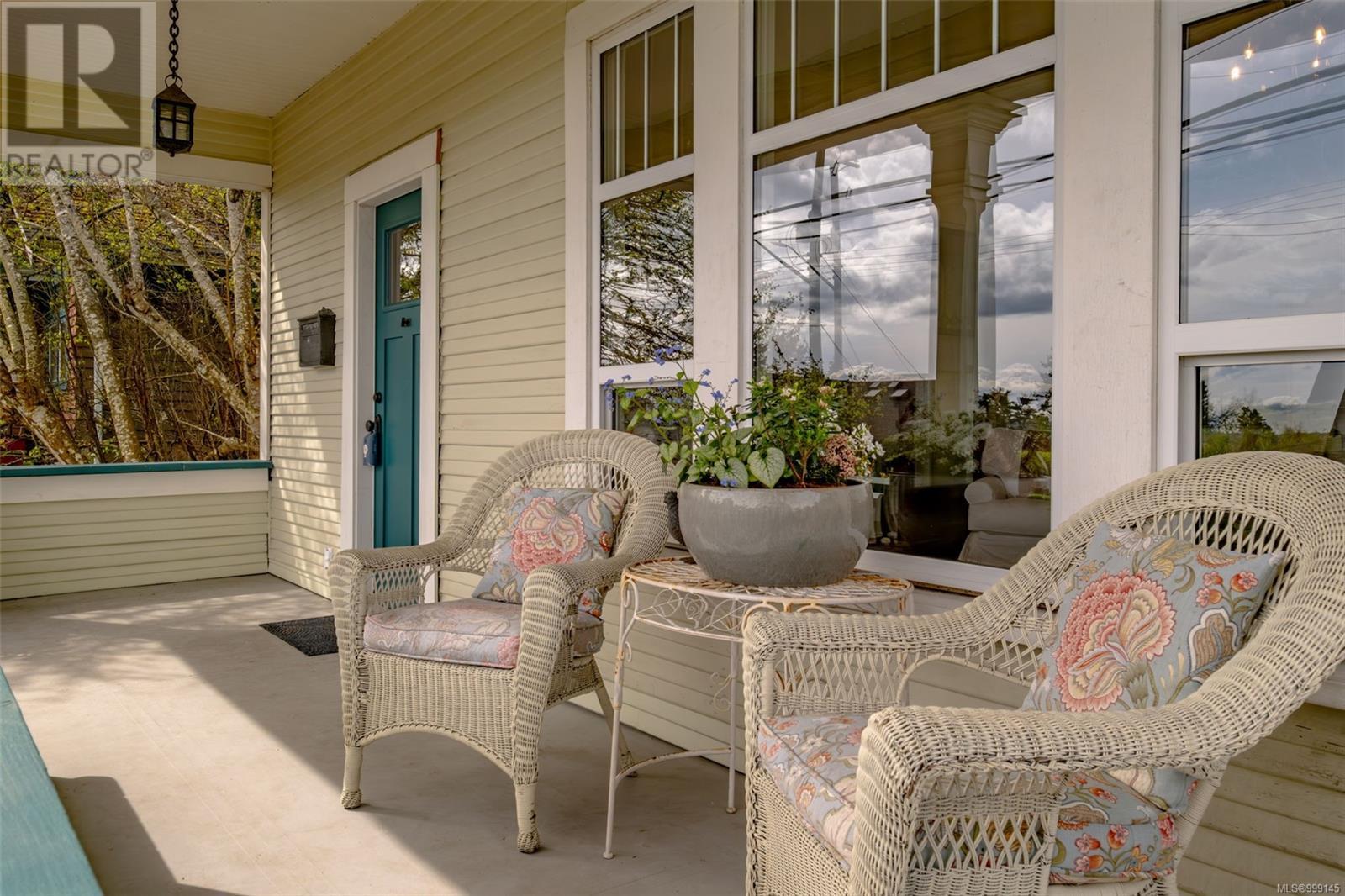 302 Victoria Rd, Nanaimo