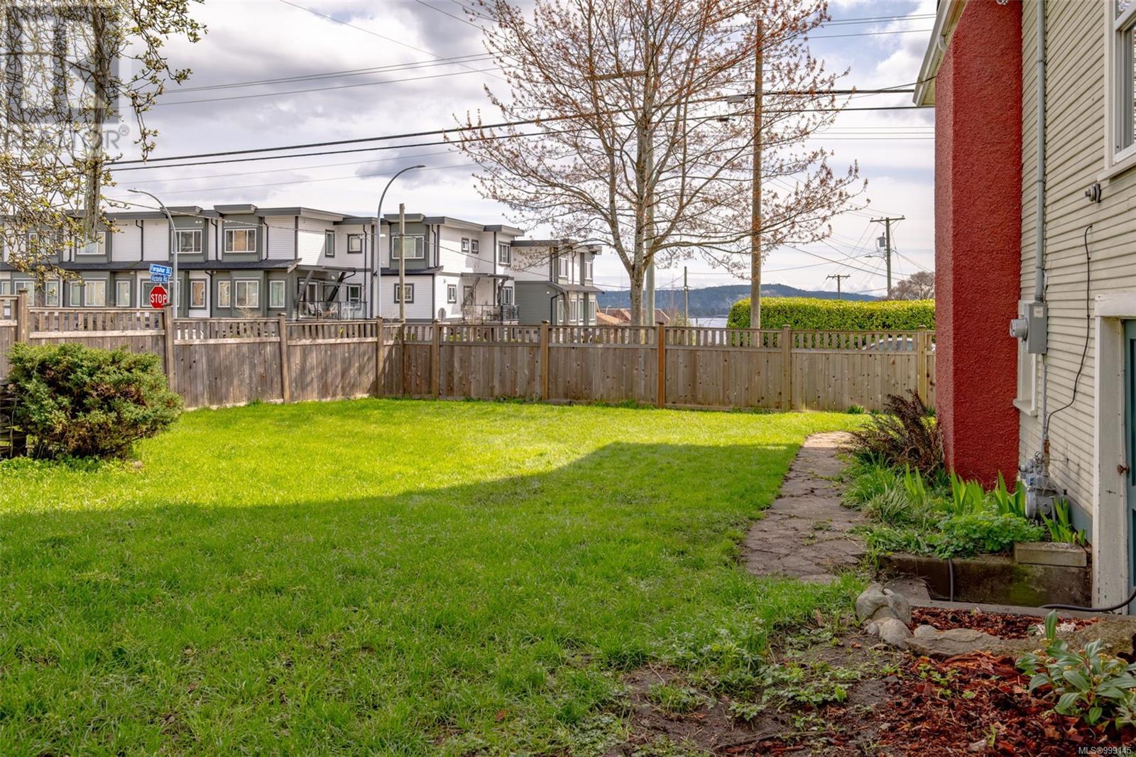 302 Victoria Rd, Nanaimo