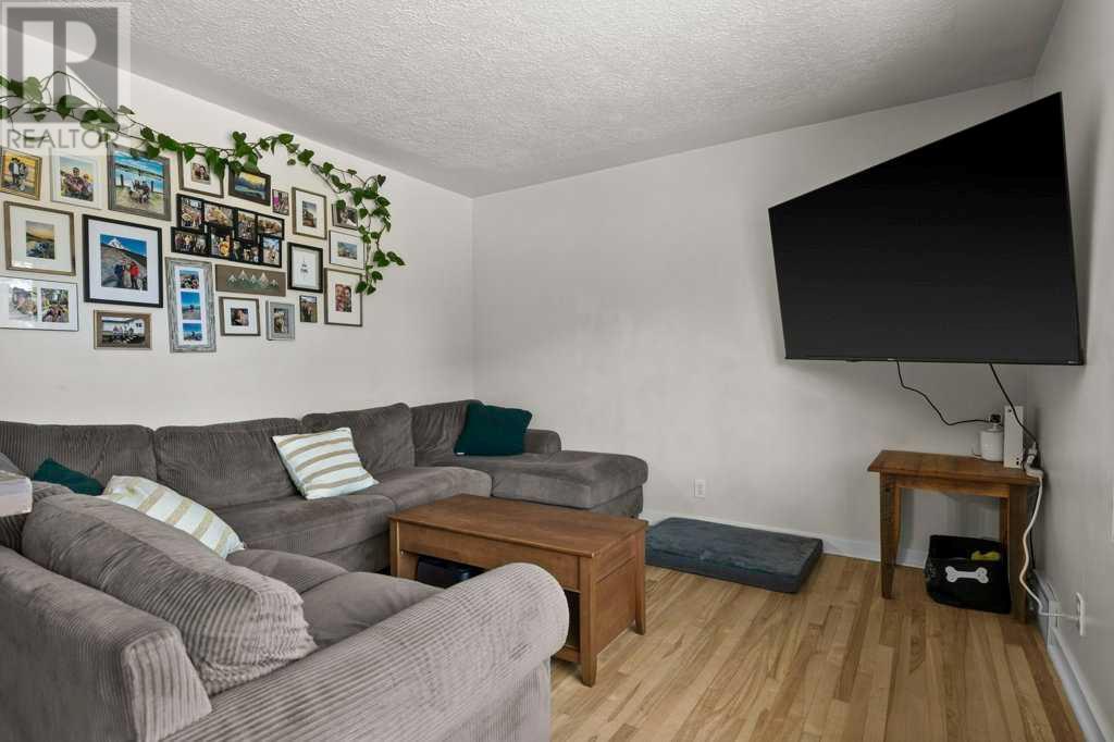 Single Family House Bungalow for Sale in   Avenue NW West Hillhurst Calgary 