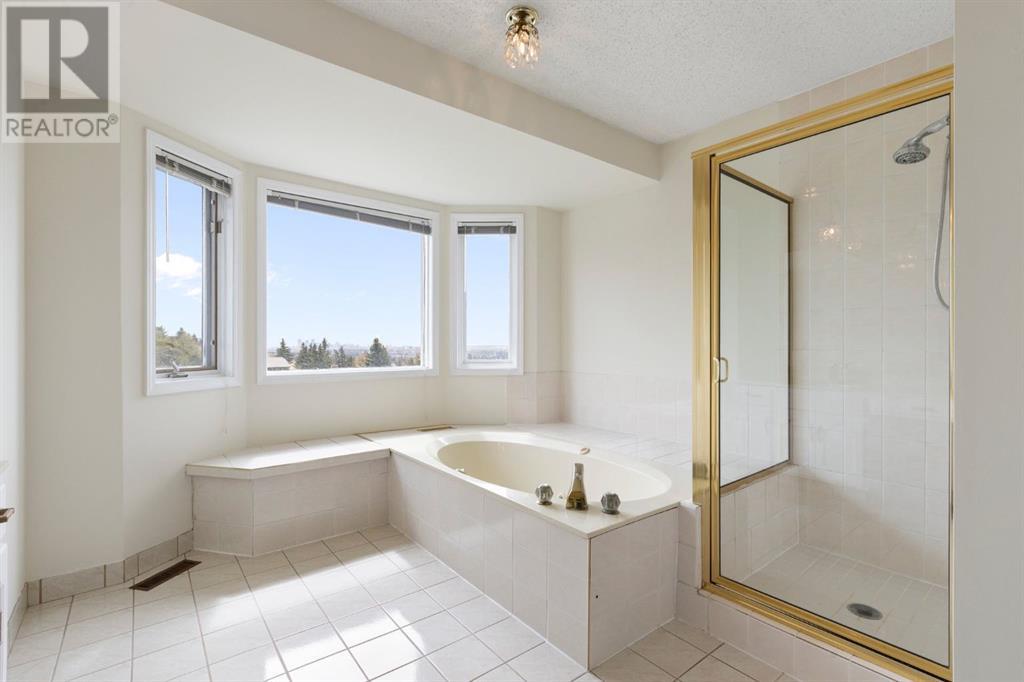 Single Family House for Sale in  Hawkcliff Way NW Hawkwood Calgary 
