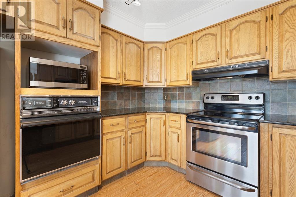 Single Family House for Sale in  Hawkcliff Way NW Hawkwood Calgary 