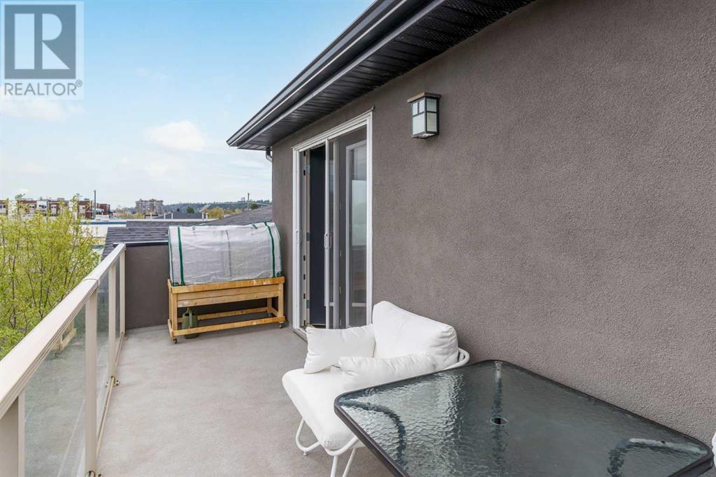 Single Family House for Sale in    Avenue NW Montgomery Calgary 