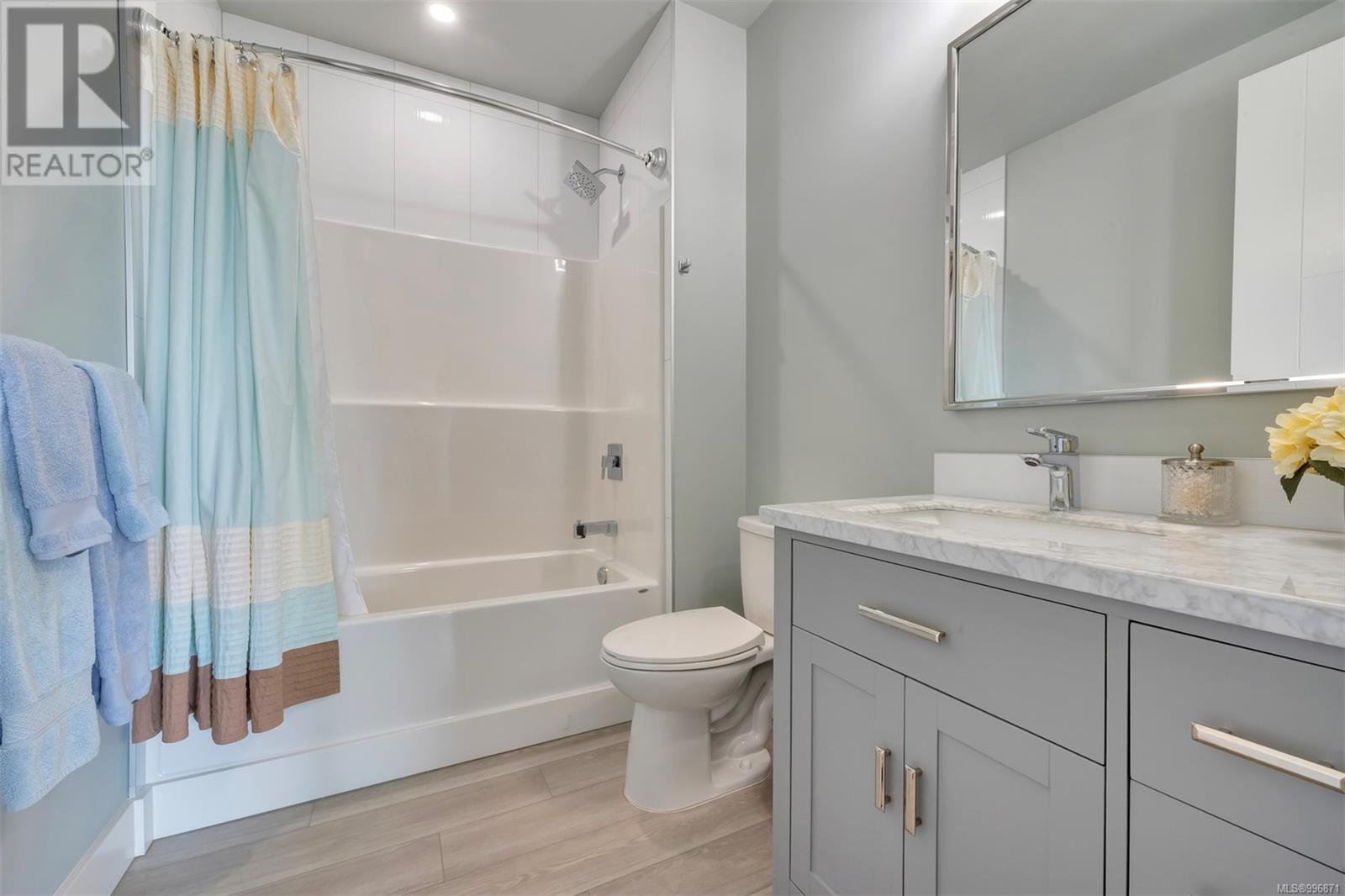 7470 Thornton Hts, Sooke