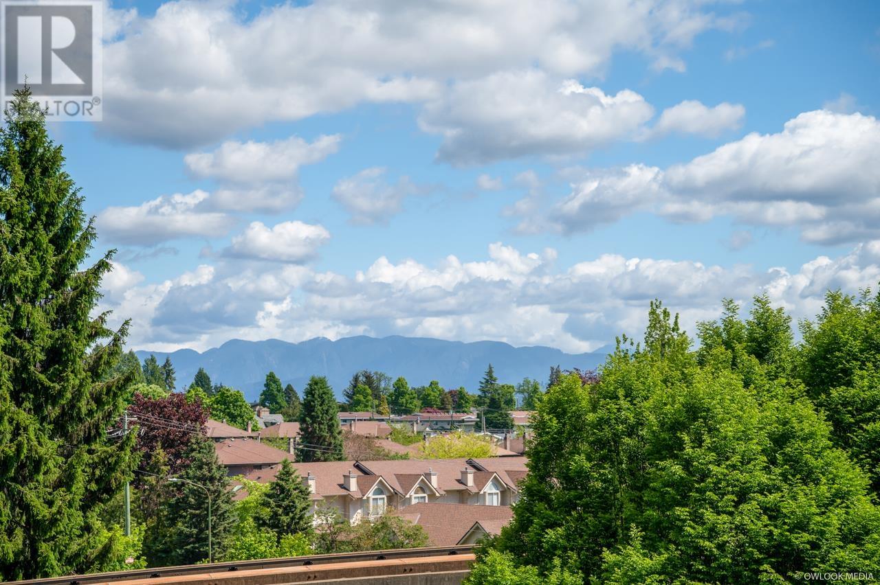 Photo 6 of 709 5470 Ormidale Street, Vancouver BC