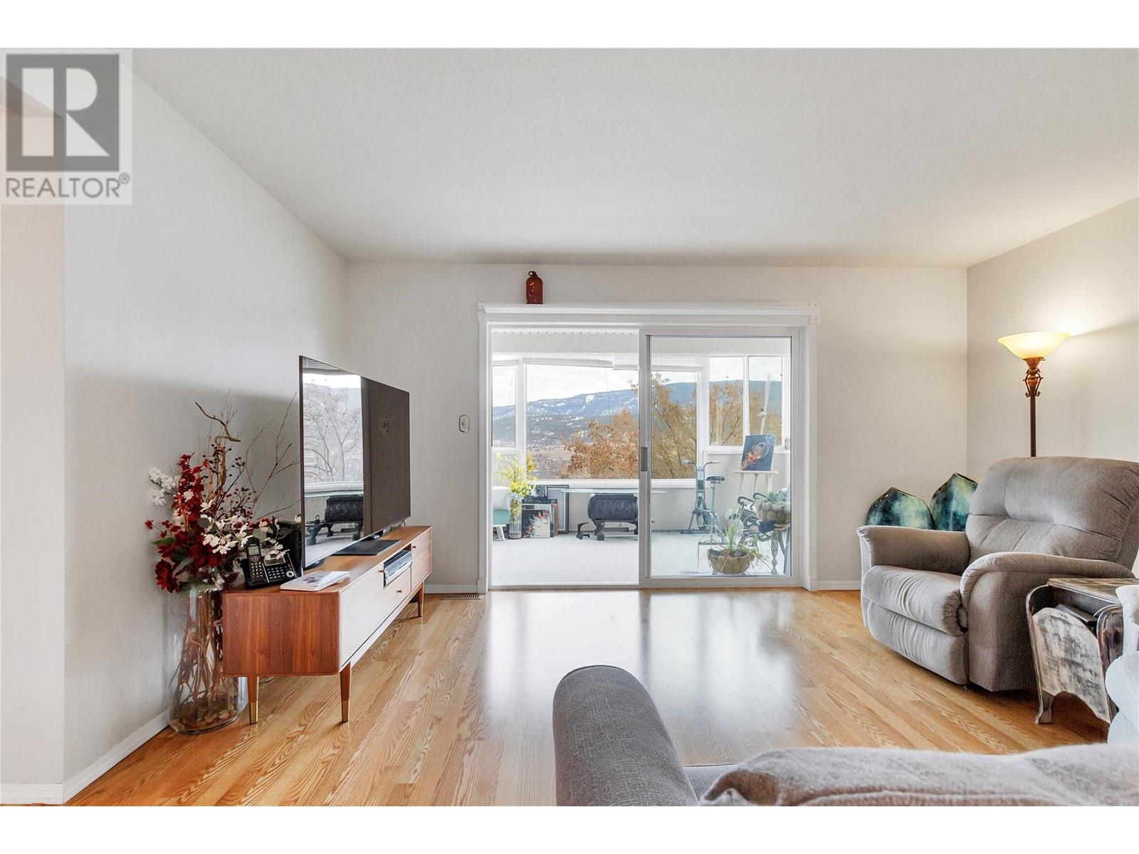 8700 Clerke Road Unit# 1, Coldstream